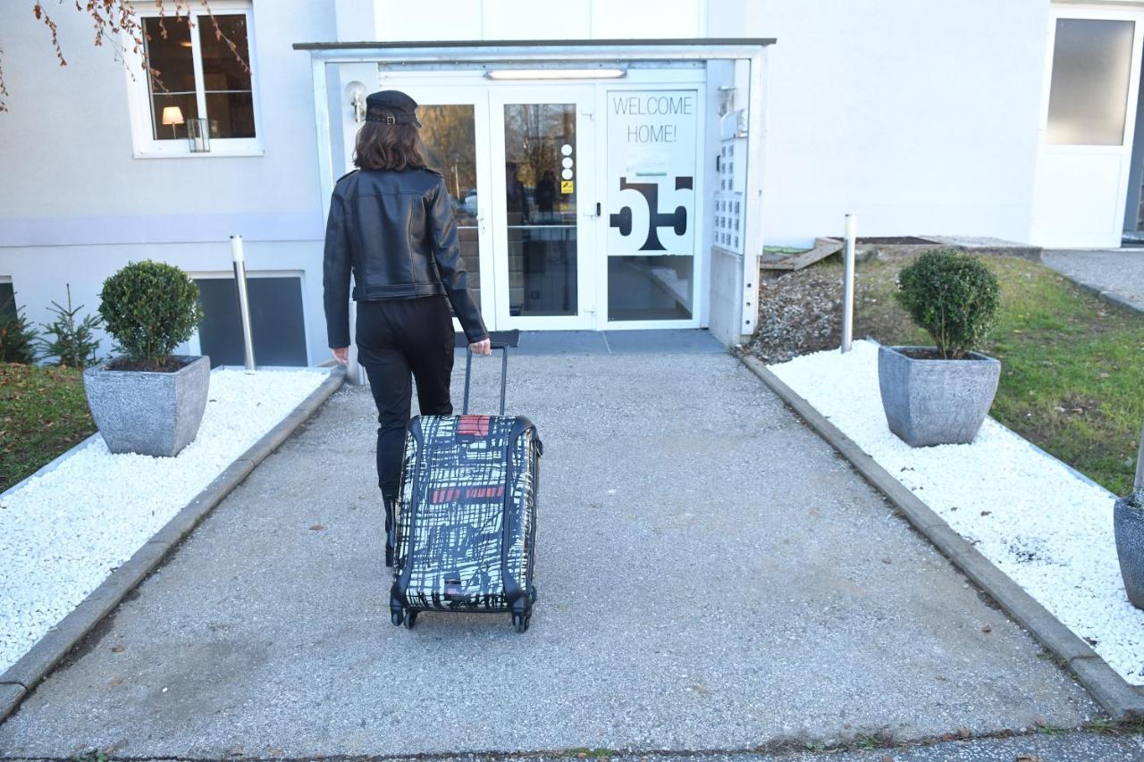 Motel55 RoomRent55 Villach Buitenkant foto